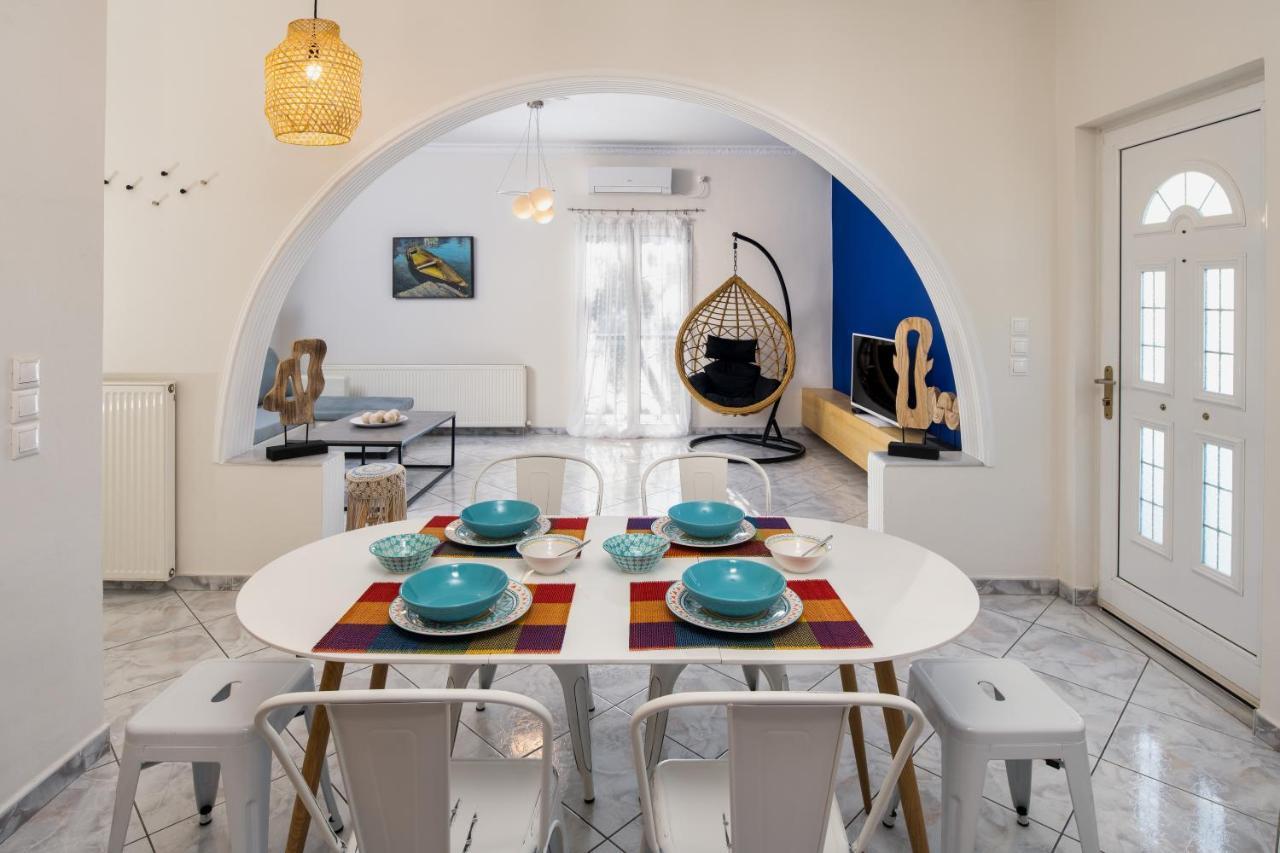 Modern 2 Bed Apartment In Downtown Of Fira Exterior foto