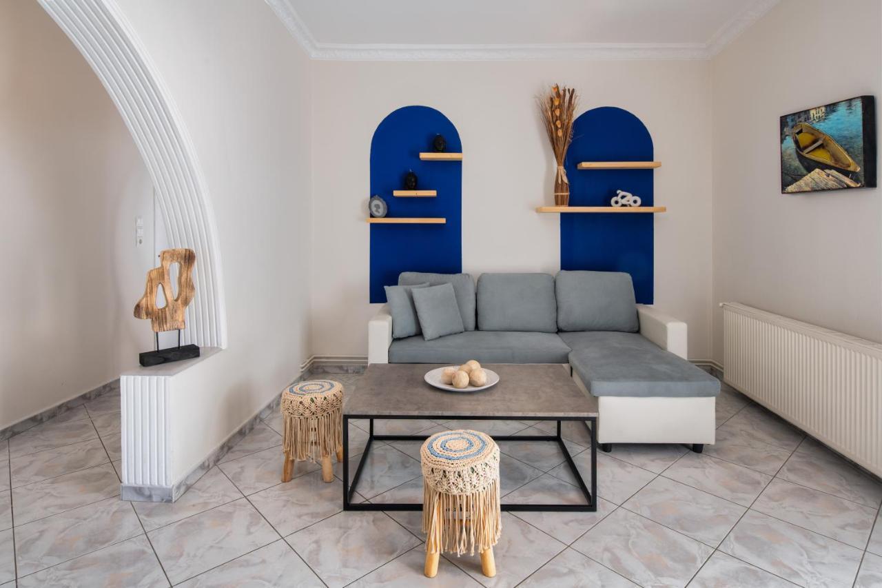 Modern 2 Bed Apartment In Downtown Of Fira Exterior foto